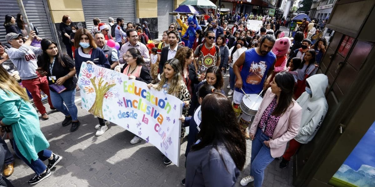 Con batucadas y corpóreos: Carnaval de la Niñez se vivió en pleno centro de Concepción