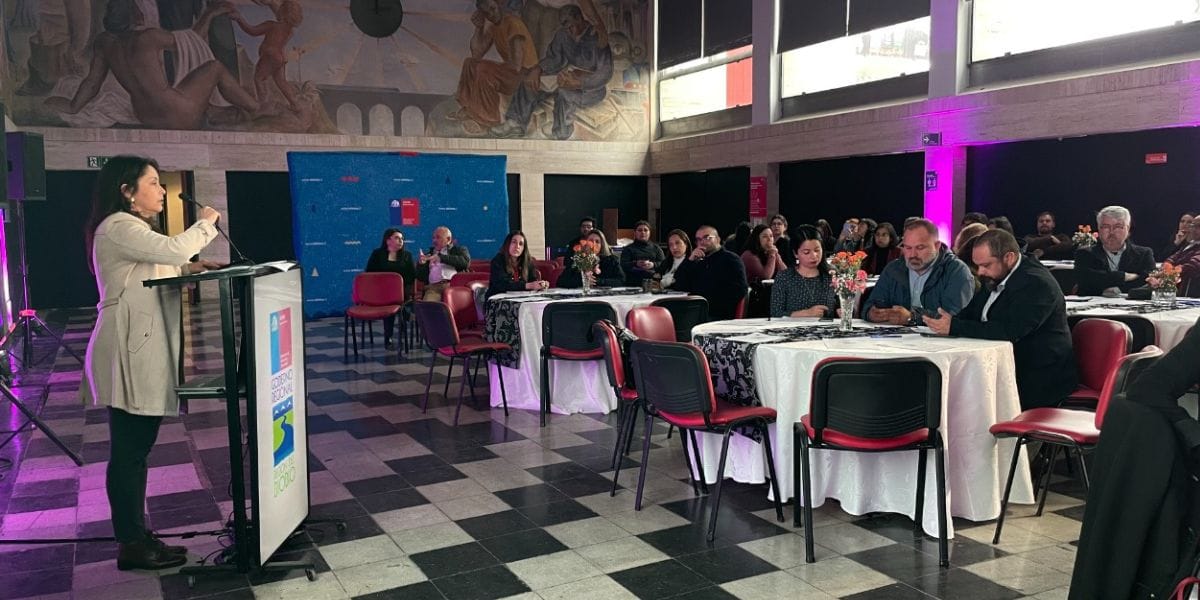 En el mes del urbanismo: Minvu realizó seminario  de cara a el nuevo Plan Regulador Metropolitano