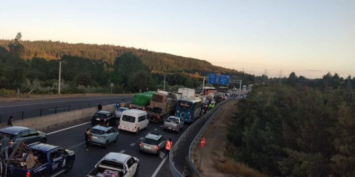 Accidente en ruta Concepción-Cabrero dejó a conductor con lesiones graves