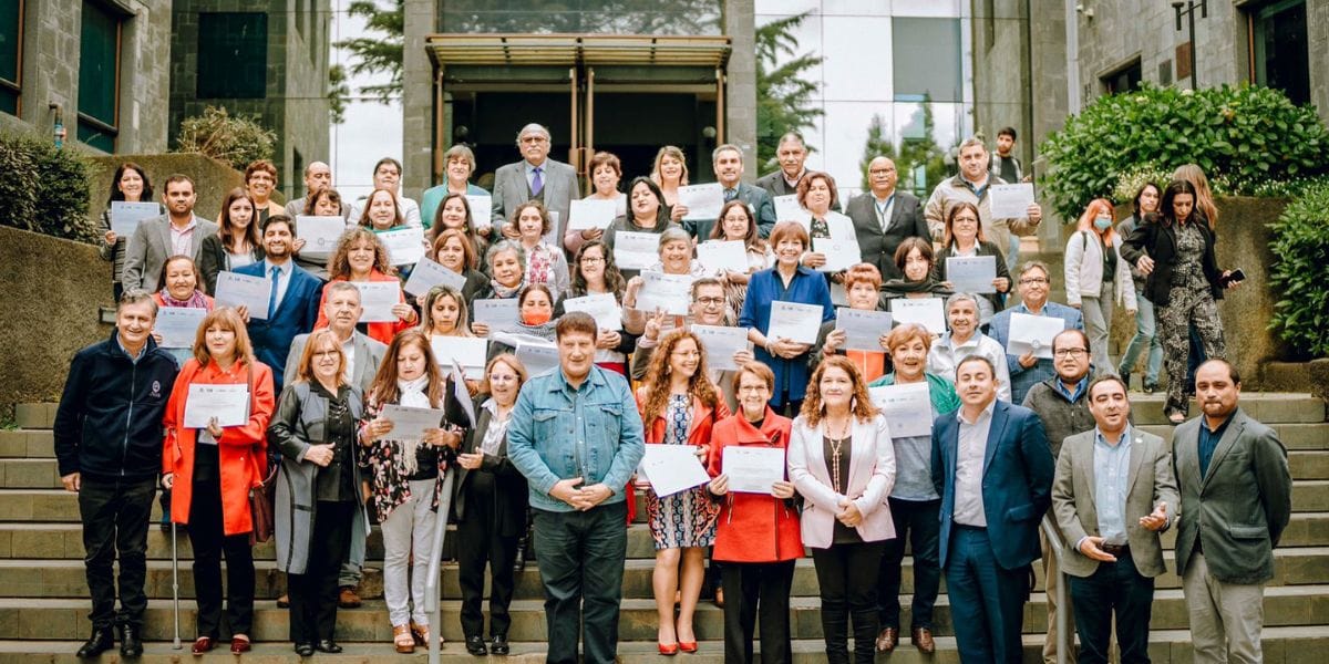 Medio centenar de dirigentes sociales de San Pedro de la Paz se certificaron para fortalecer liderazgos