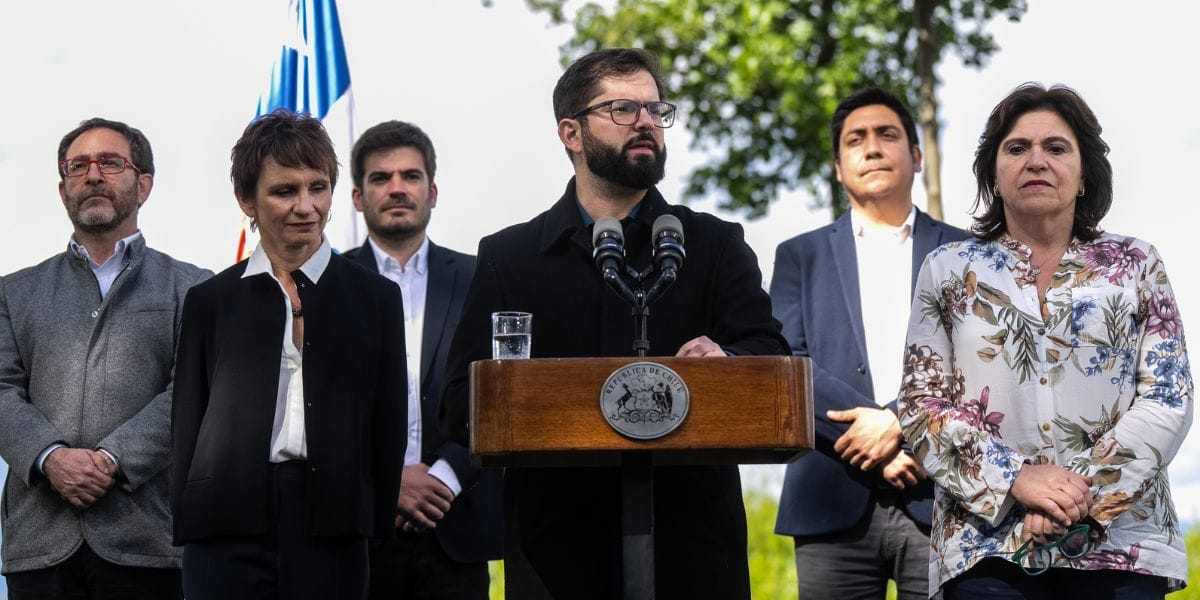 Data Influye: Aprobación a gestión del Presidente Boric registró alza y alcanzó el 37%