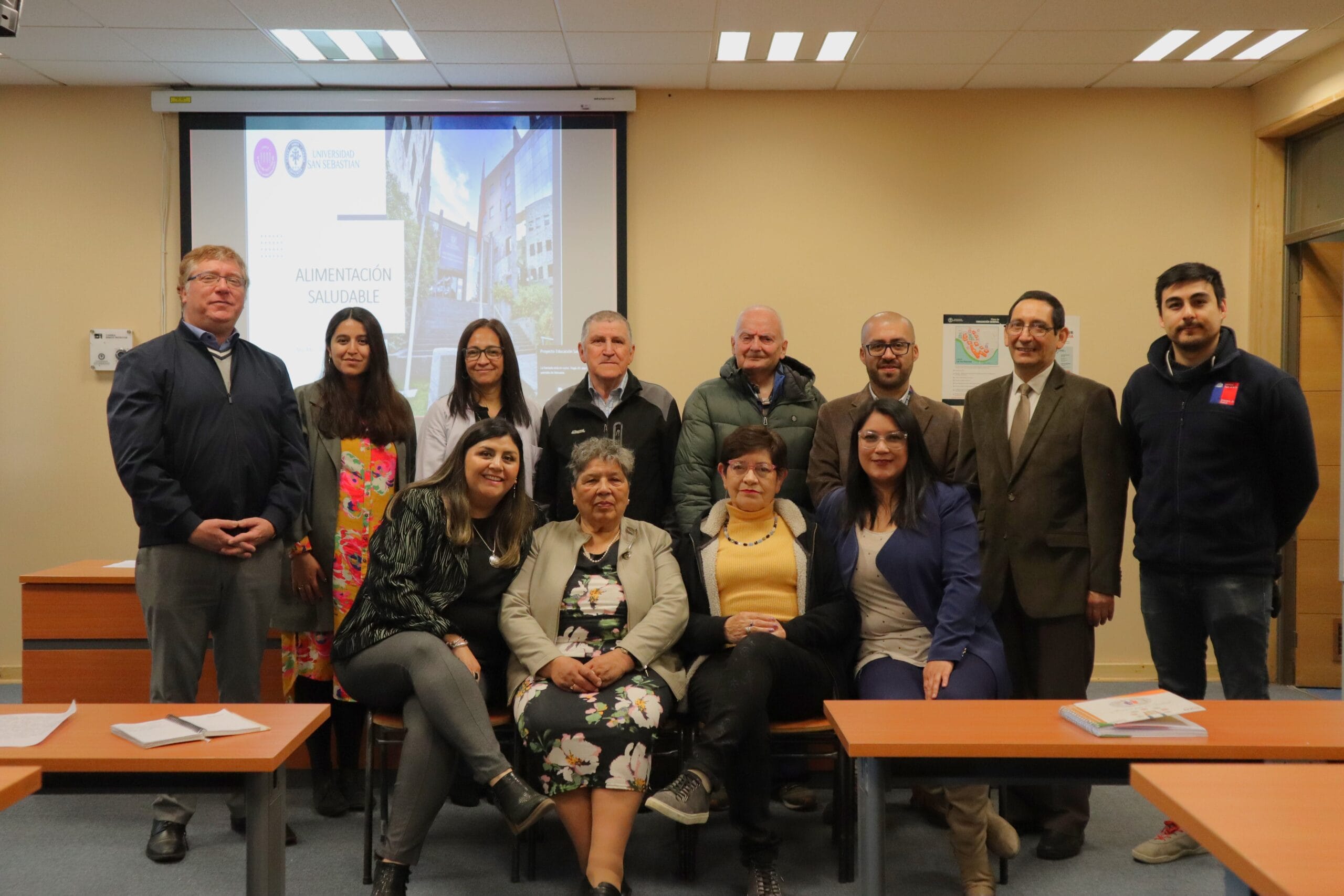 Adultos mayores de Concepción aprenden sobre educación sanitaria y salud mental