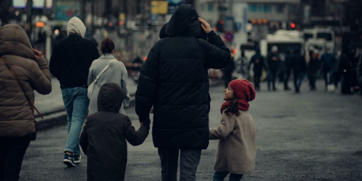 Aprueban ordenanza en Zapallar que multa a padres de menores que transiten solos en la madrugada