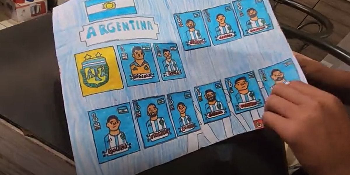 Niño de San Fernando dibuja su propio álbum del Mundial