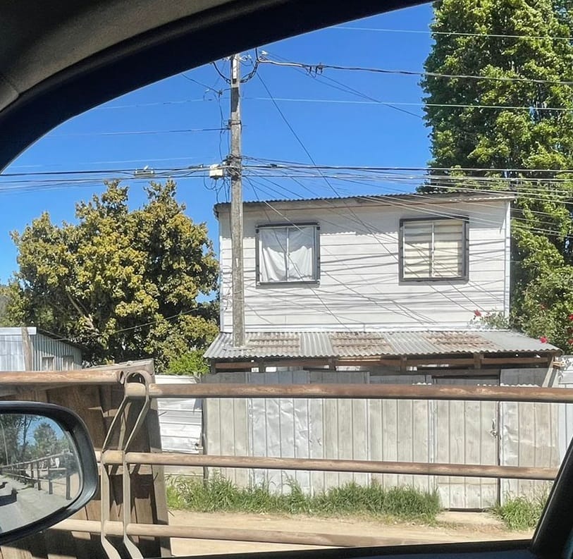 Caso poste dentro de una casa en Concepción: “Es altamente riesgoso”