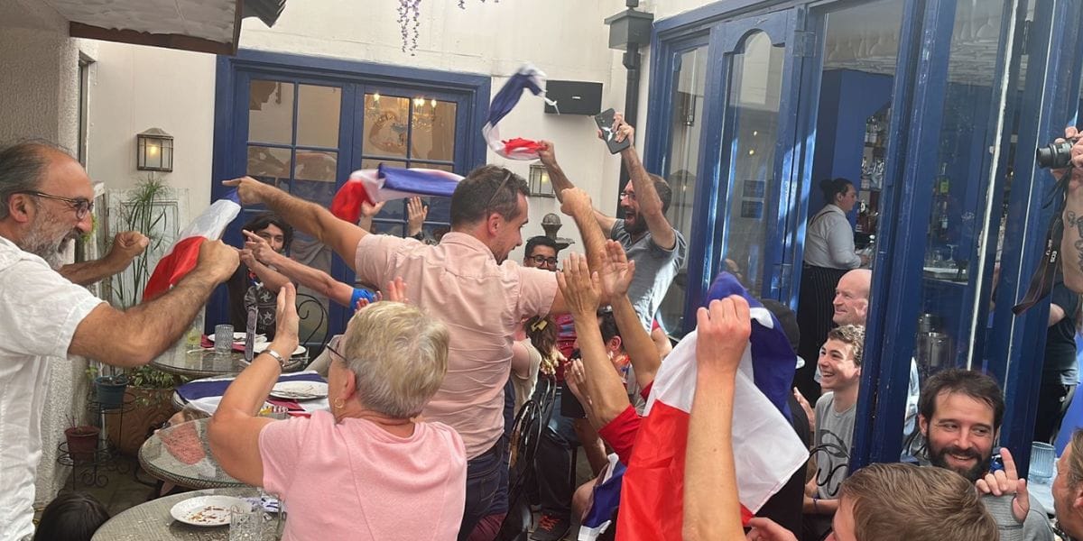Franceses en Concepción se reunieron para celebrar juntos el pase a la final del Mundial