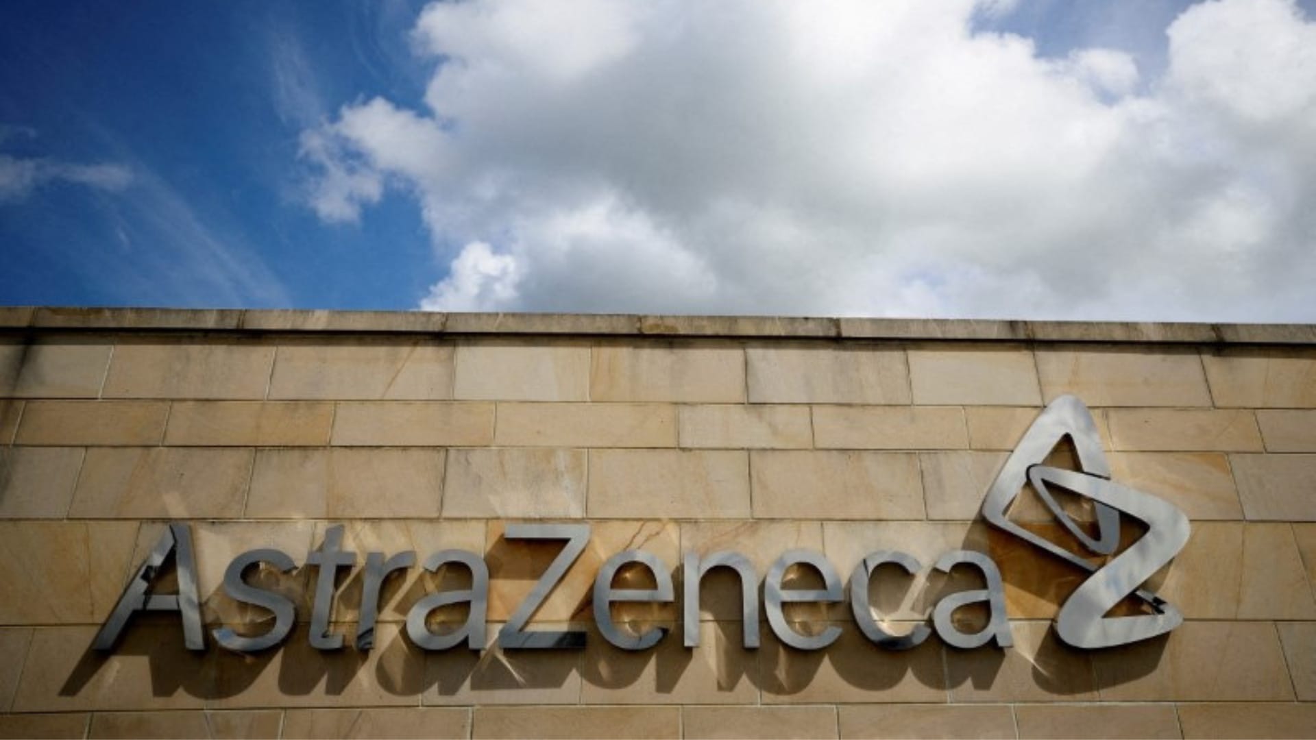 AstraZeneca obtiene respaldo de UE para fármaco cardiaco: pero sufre revés contra cáncer de pulmón