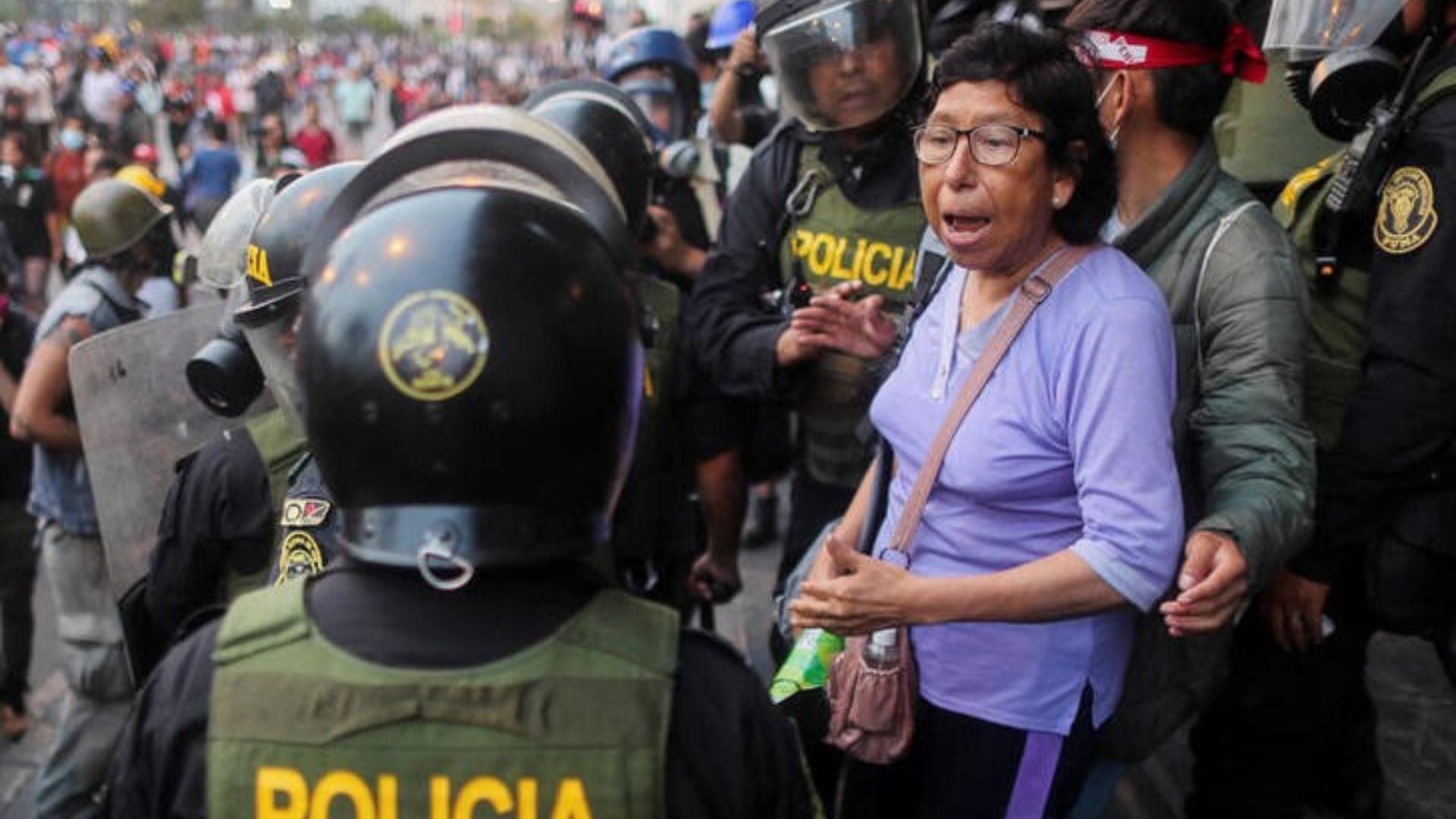Fiscalía peruana detiene a generales por presuntos ascensos irregulares en gobierno de Castillo