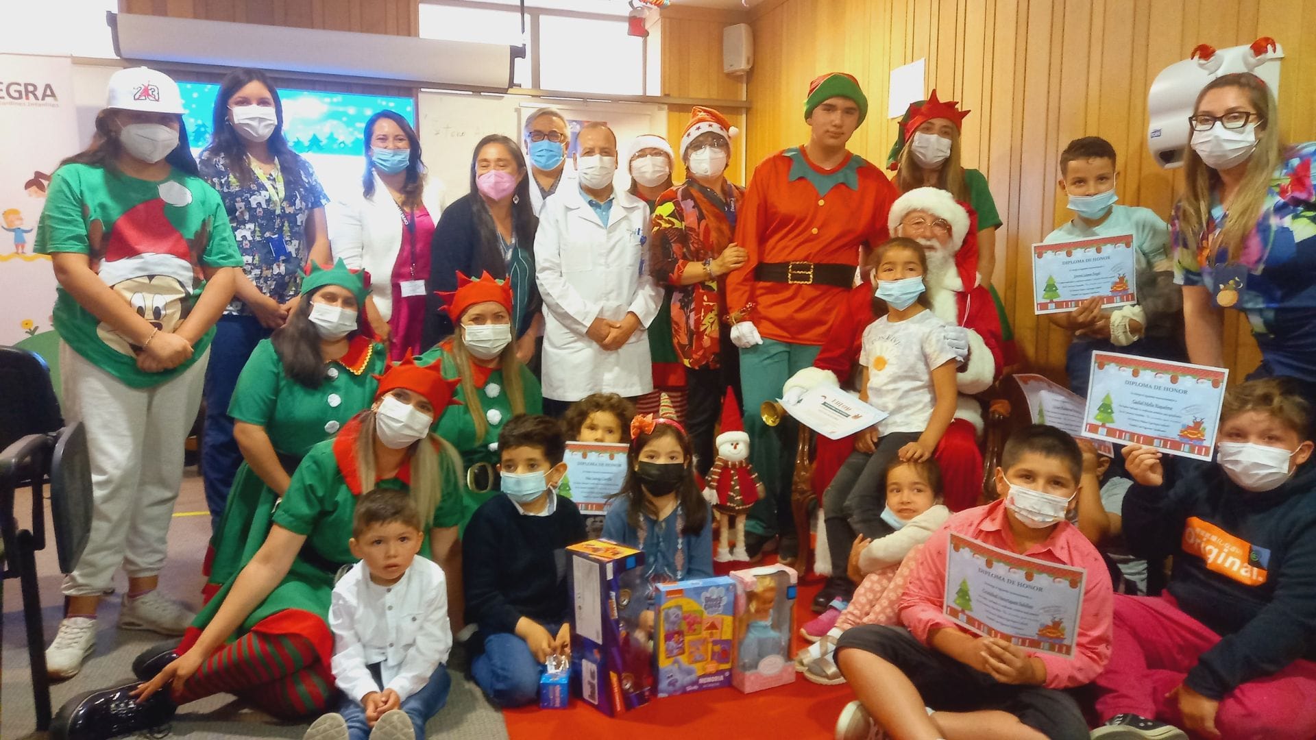 50 niños internados en el Hospital Higueras participan del 12º concurso de dibujos navideños