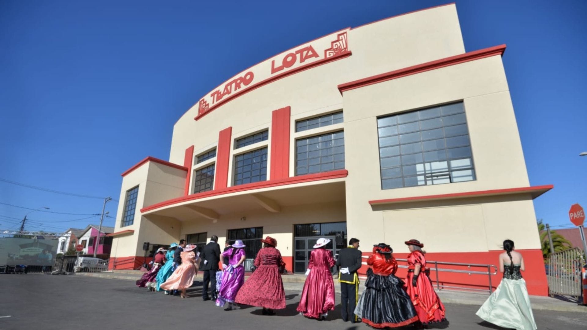 Un hito para las artes escénicas: 800 personas asistieron a la reinauguración del Teatro Lota