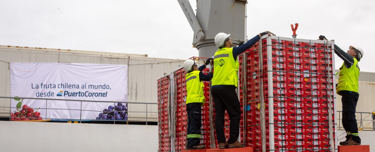 Inauguran servicio de fruta fresca en Puerto Coronel