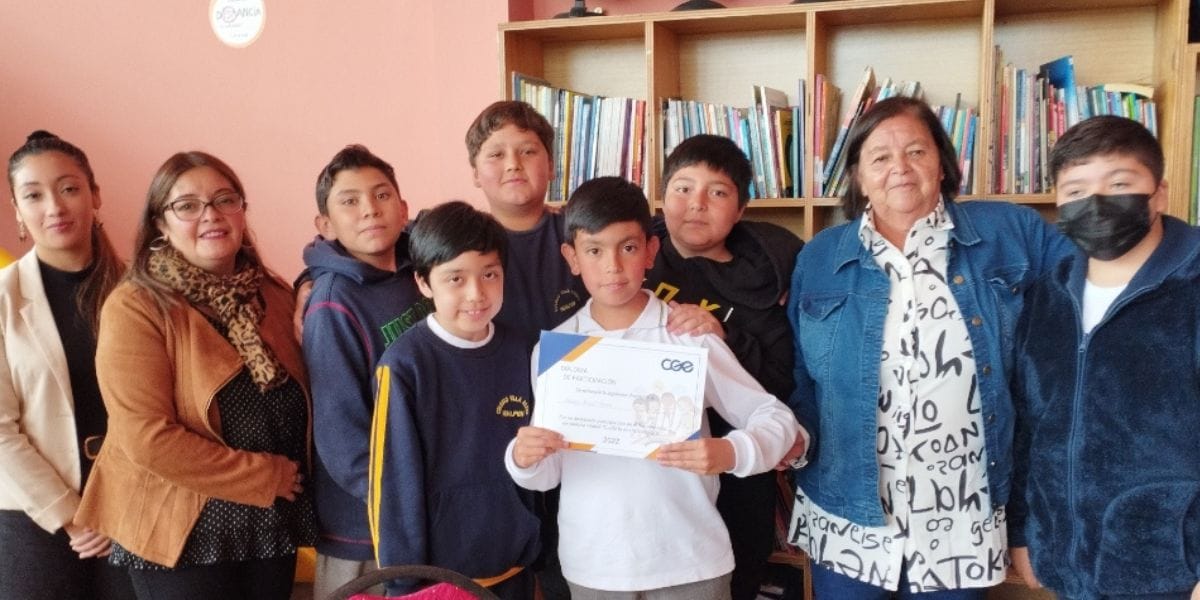 CGE promueve la eficiencia enérgetica y premia a alumnos de Hualpén en concurso de pintura