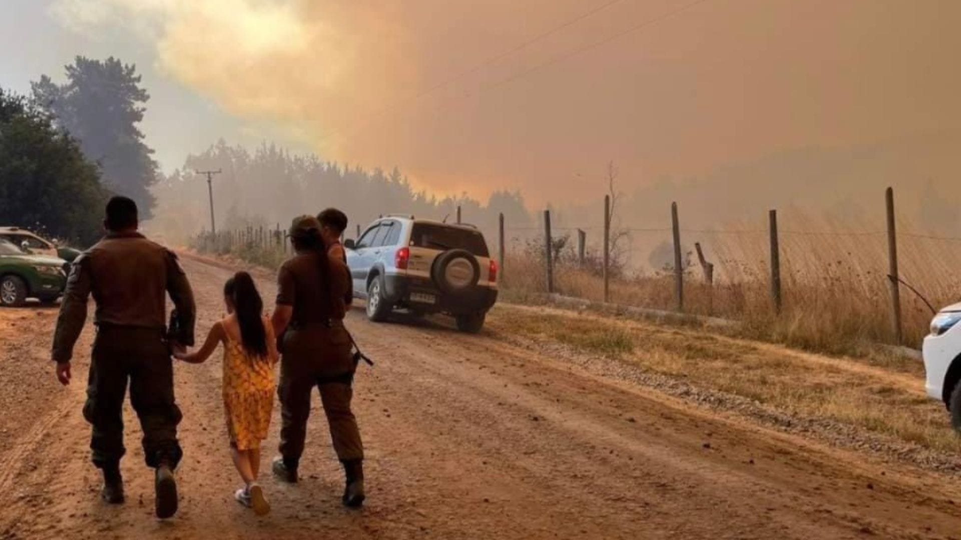 Alcalde de Nacimiento: “Se siente impotente no poder llegar donde los vecinos que están rodeados de fuego”