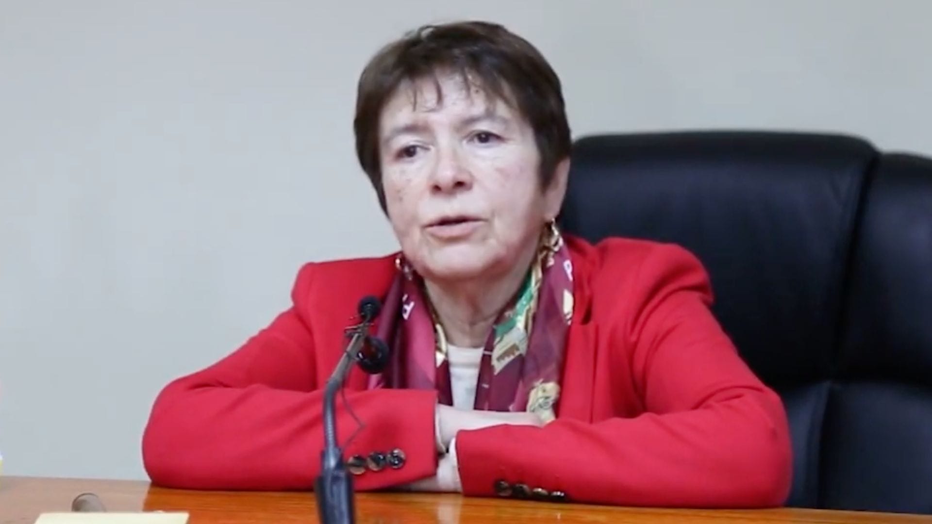 En libertad cumplirá su pena la jueza de Coyhaique que dateó a hijastro narco