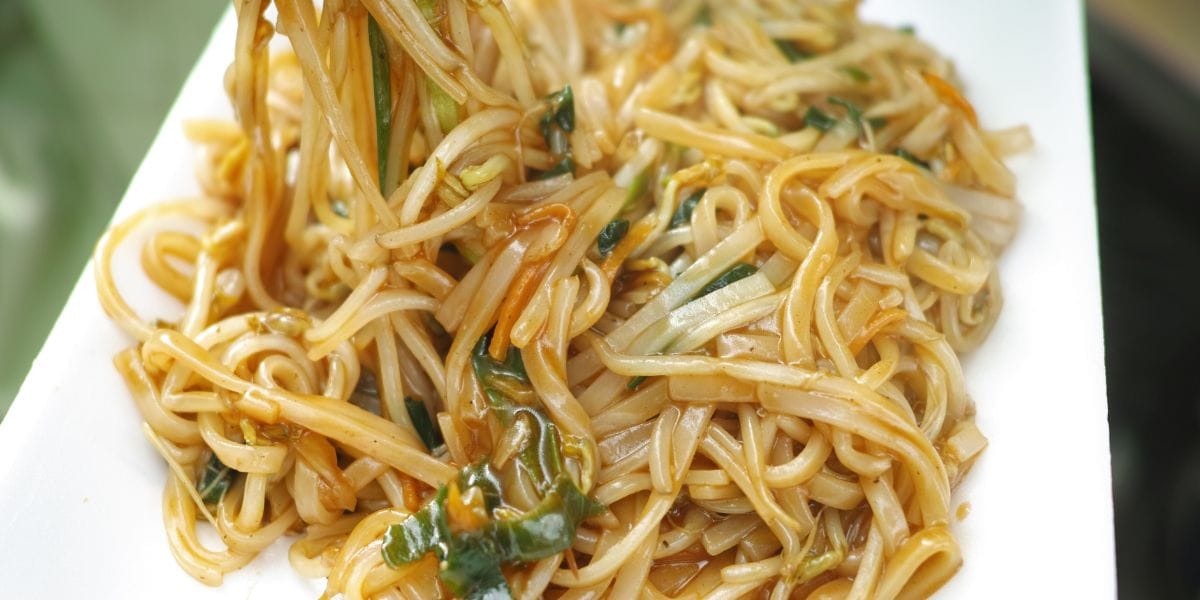 Joven comió fideos del día anterior y terminó con sus extremidades amputadas