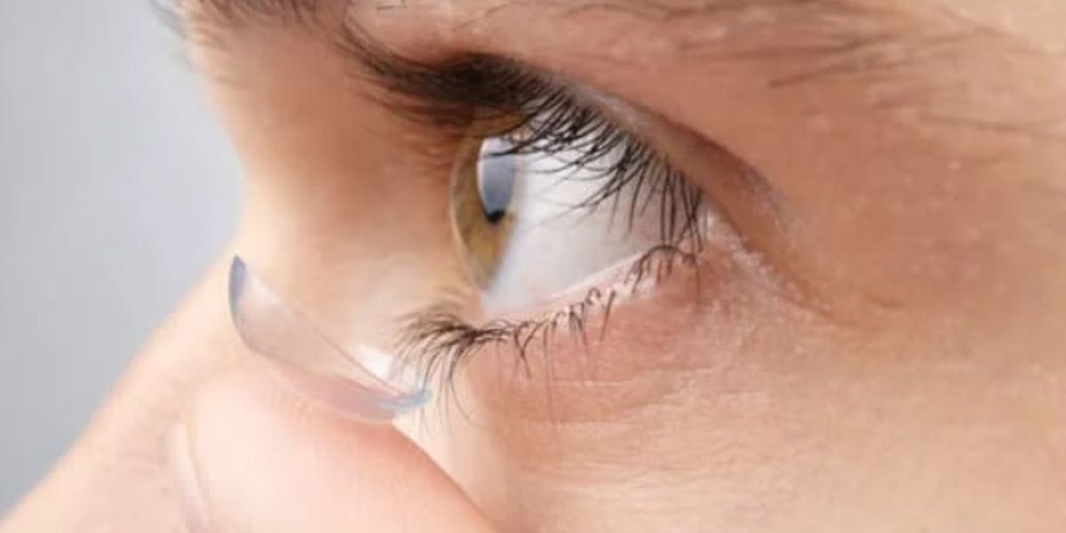 Joven de 20 años quedó ciega tras bañarse en el mar con lentes de contacto