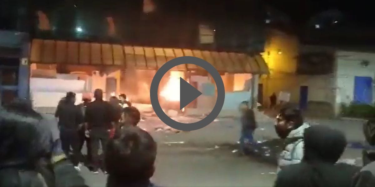 Manifestantes queman canal de televisión en medio de graves protestas en Perú