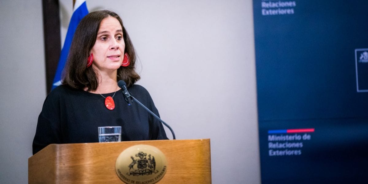 Canciller Urrejola por crisis en Perú: “El presidente Castillo no respetó las reglas del juego”
