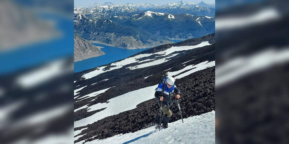 Así puedes subir a volcán Antuco con guías: “El enorme esfuerzo físico y sicológico vale la pena”