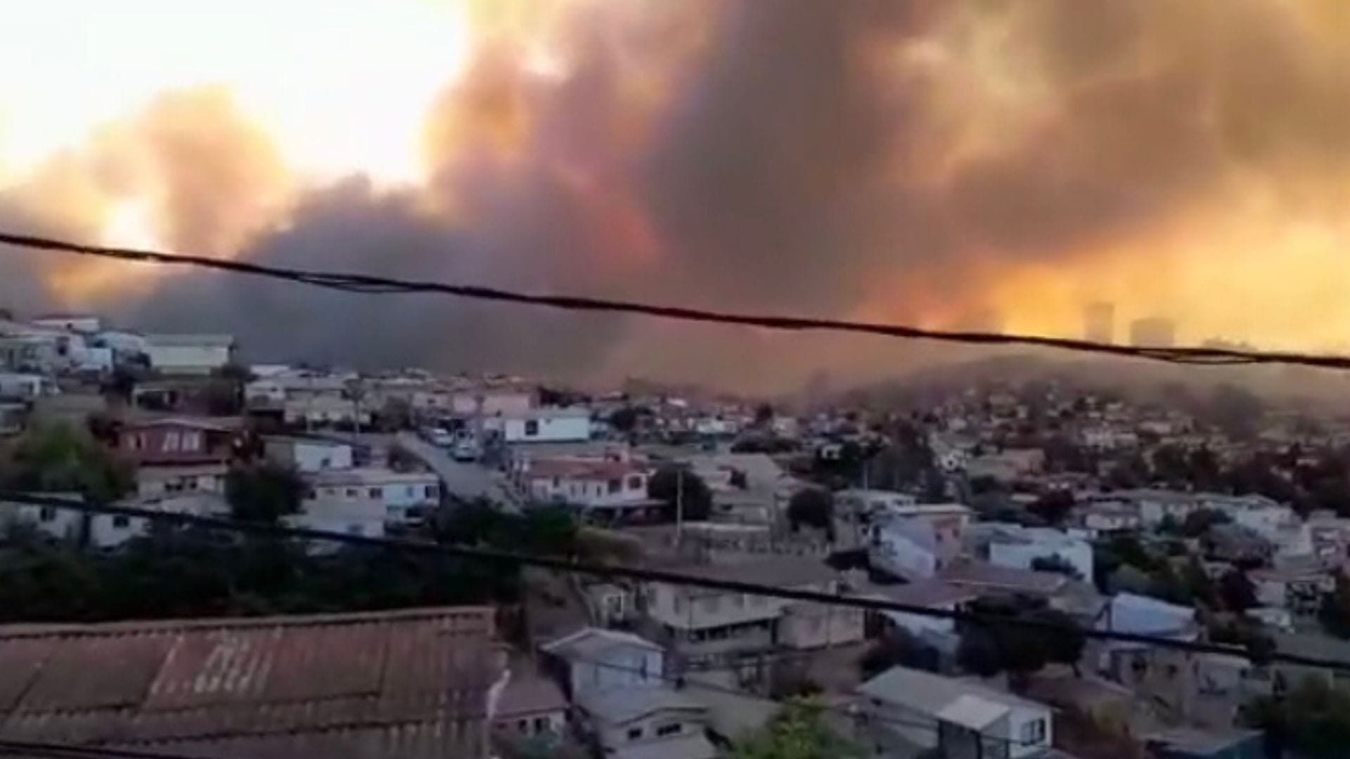 Incendio en Viña del Mar: Gobierno confirmó que “está controlado” y se canceló Alerta Roja