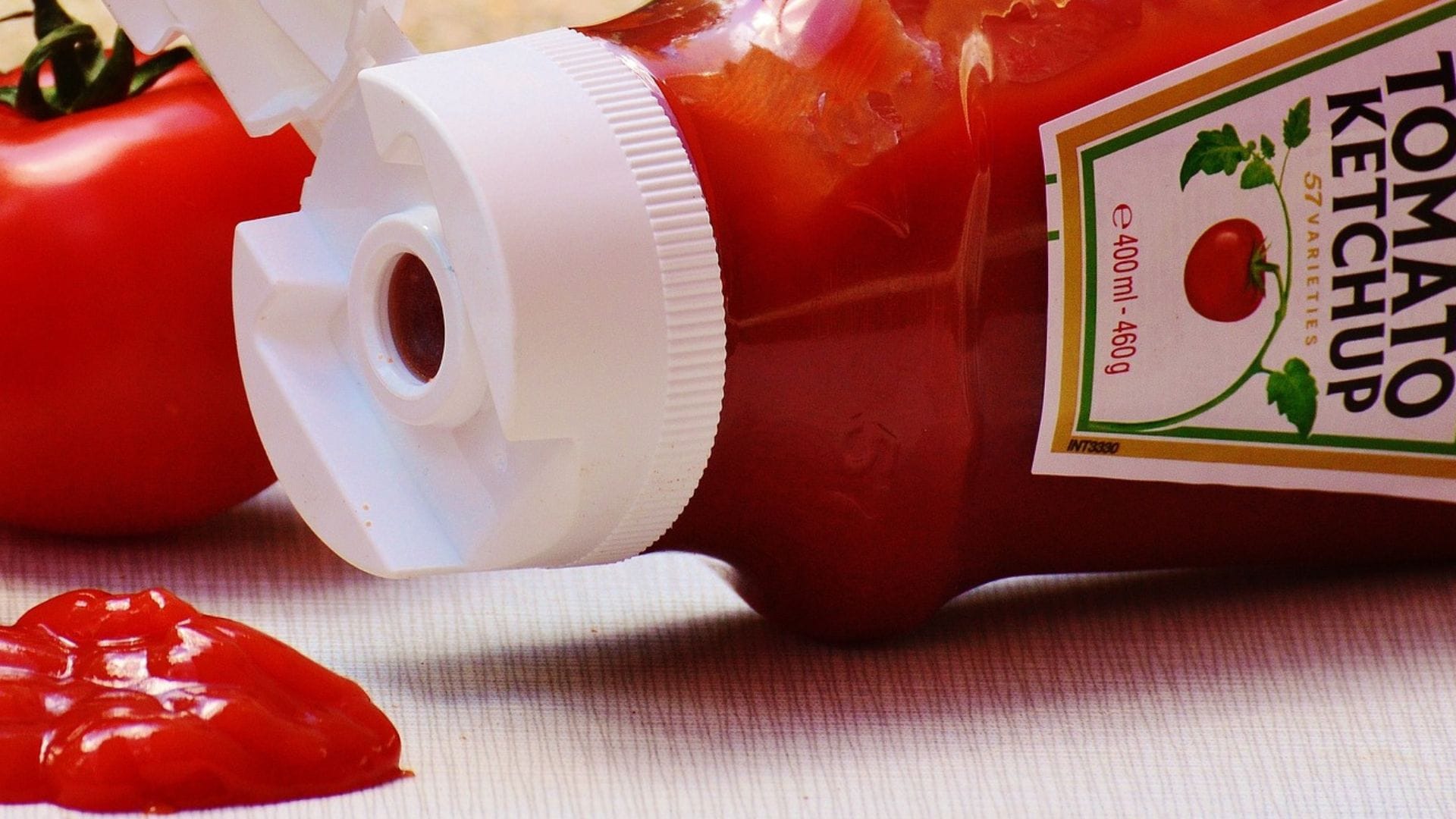 Cuatro marcas de ketchup en Chile no cumplen con lo declarado en su etiquetado según estudio