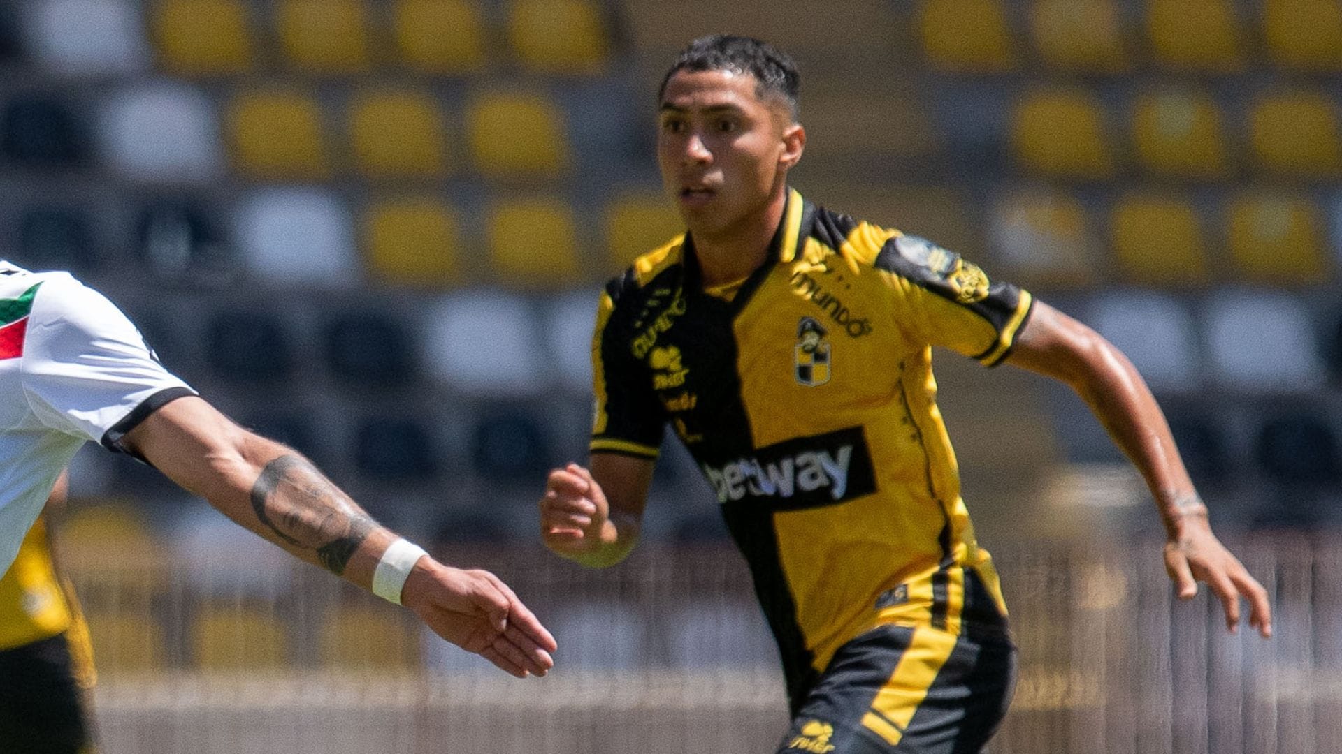 Luciano Cabral fue figura en su retorno a las canchas tras salir de la cárcel