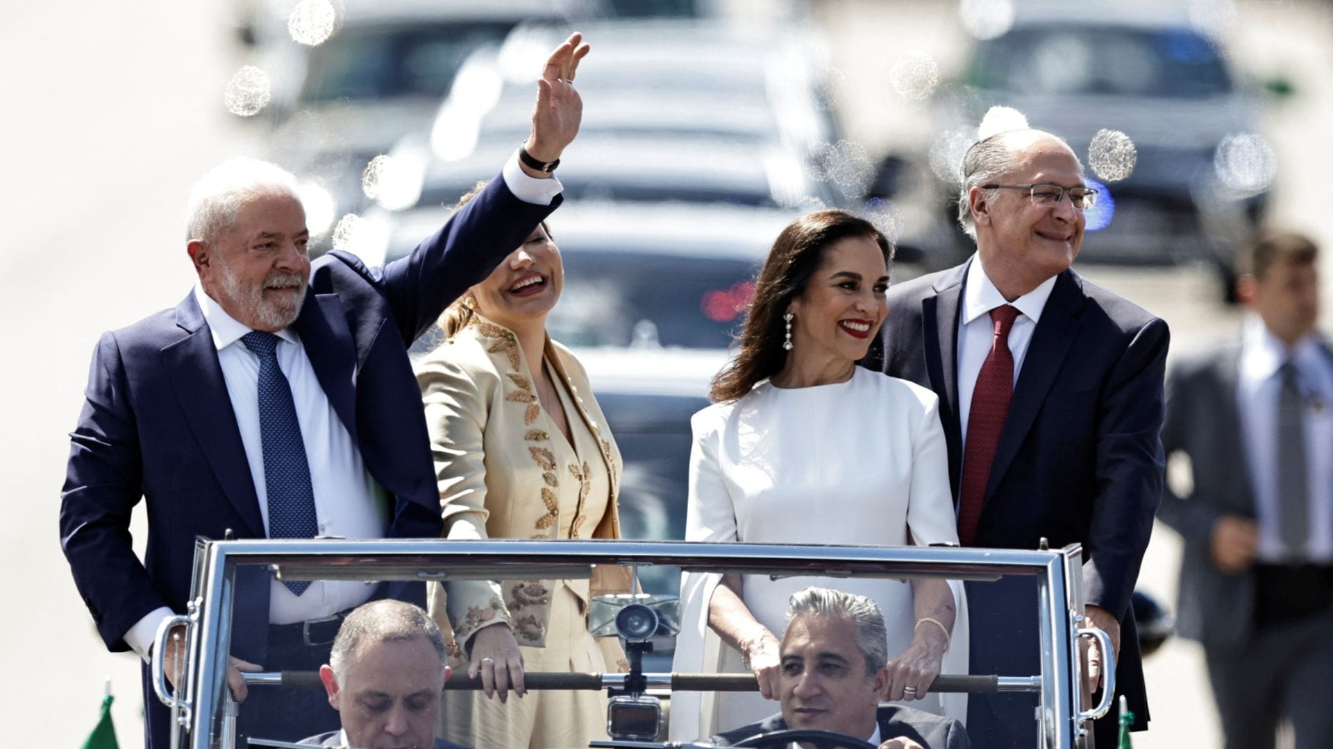 Lula regresa al poder como líder izquierdista de un Brasil políticamente polarizado