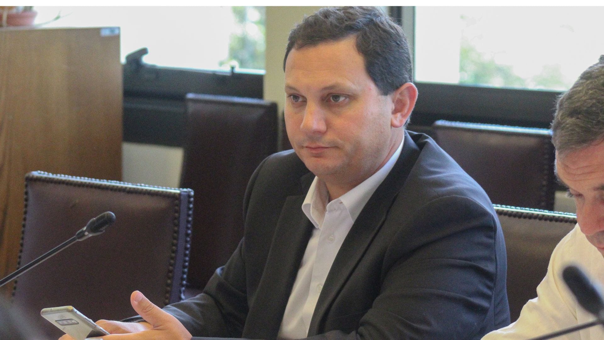 Senador van Rysselberghe llama a buscar solución ante falta de parquímetros en Concepción