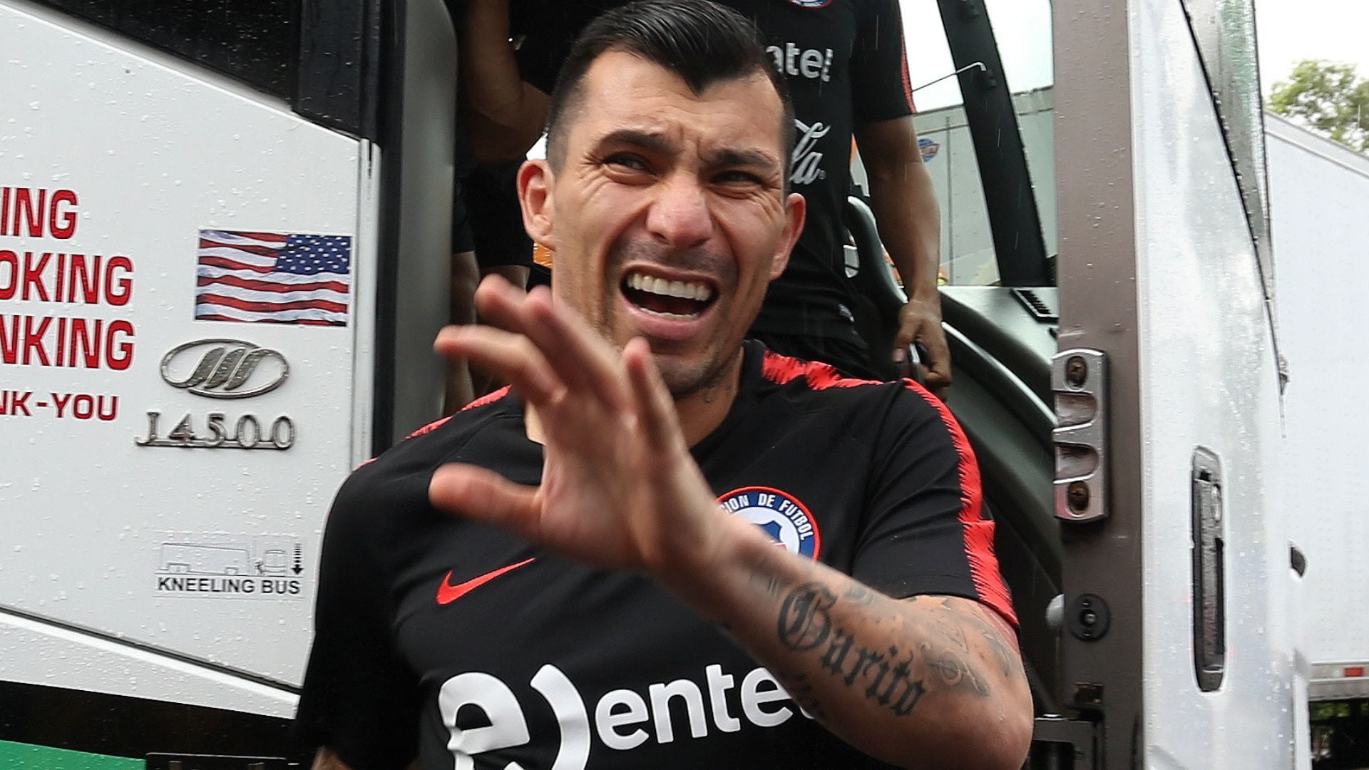 Los cruzados deben esperar: El Pitbull Medel planea jugar hasta los 40 años en el Bologna