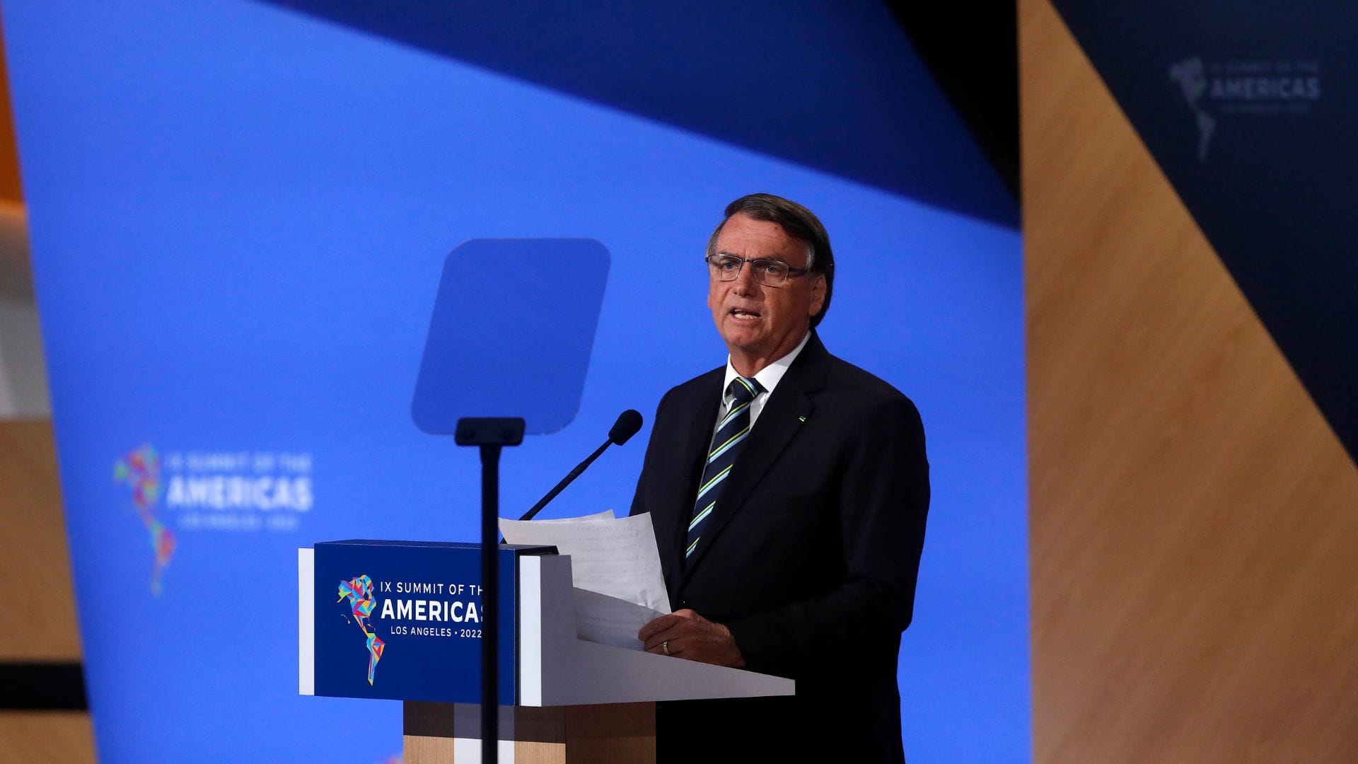 Bolsonaro fue internado de urgencia en un hospital de Orlando por fuerte dolor abdominal