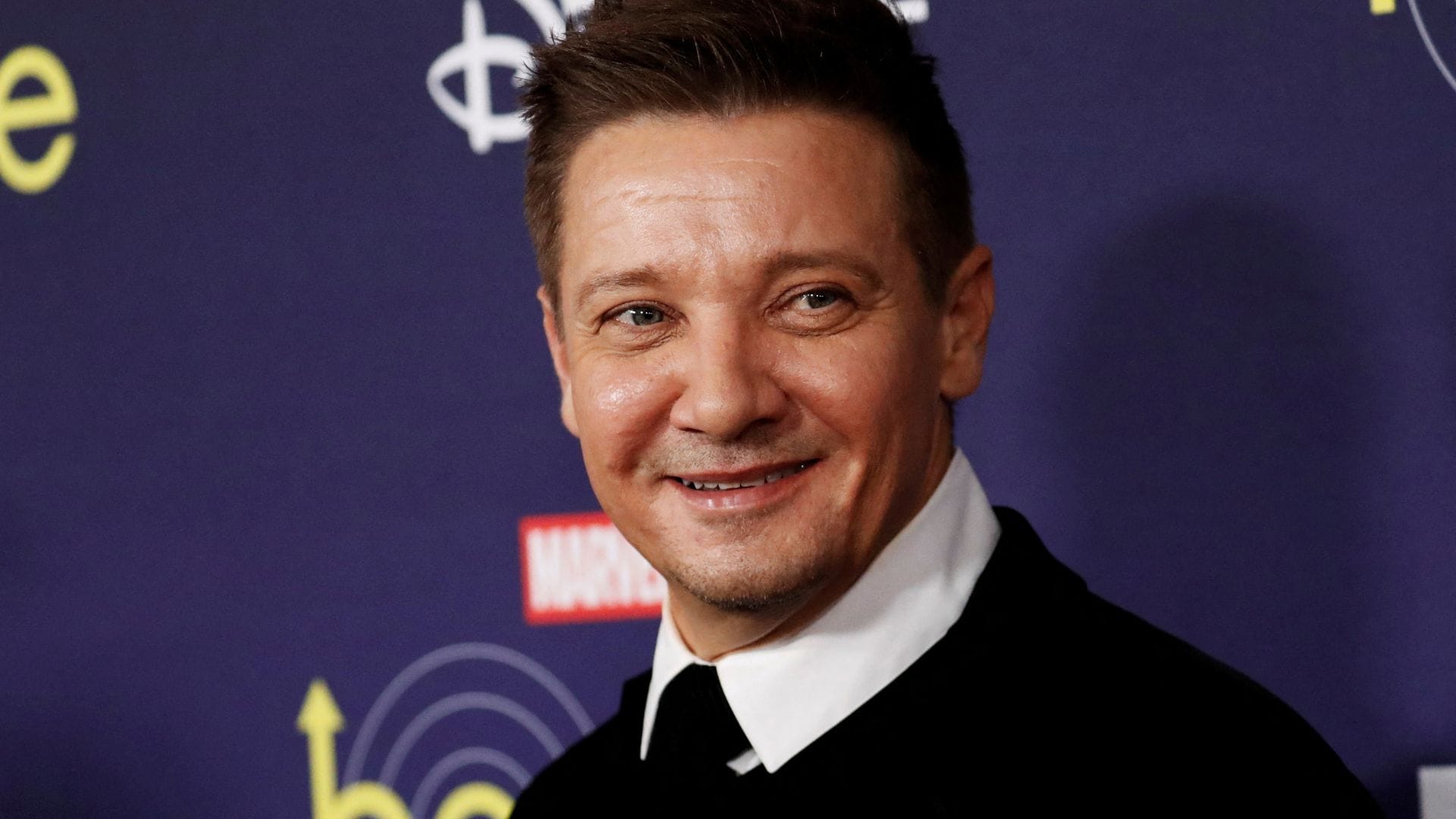 El actor de Marvel Jeremy Renner está en “estado crítico” tras un accidente quitando nieve
