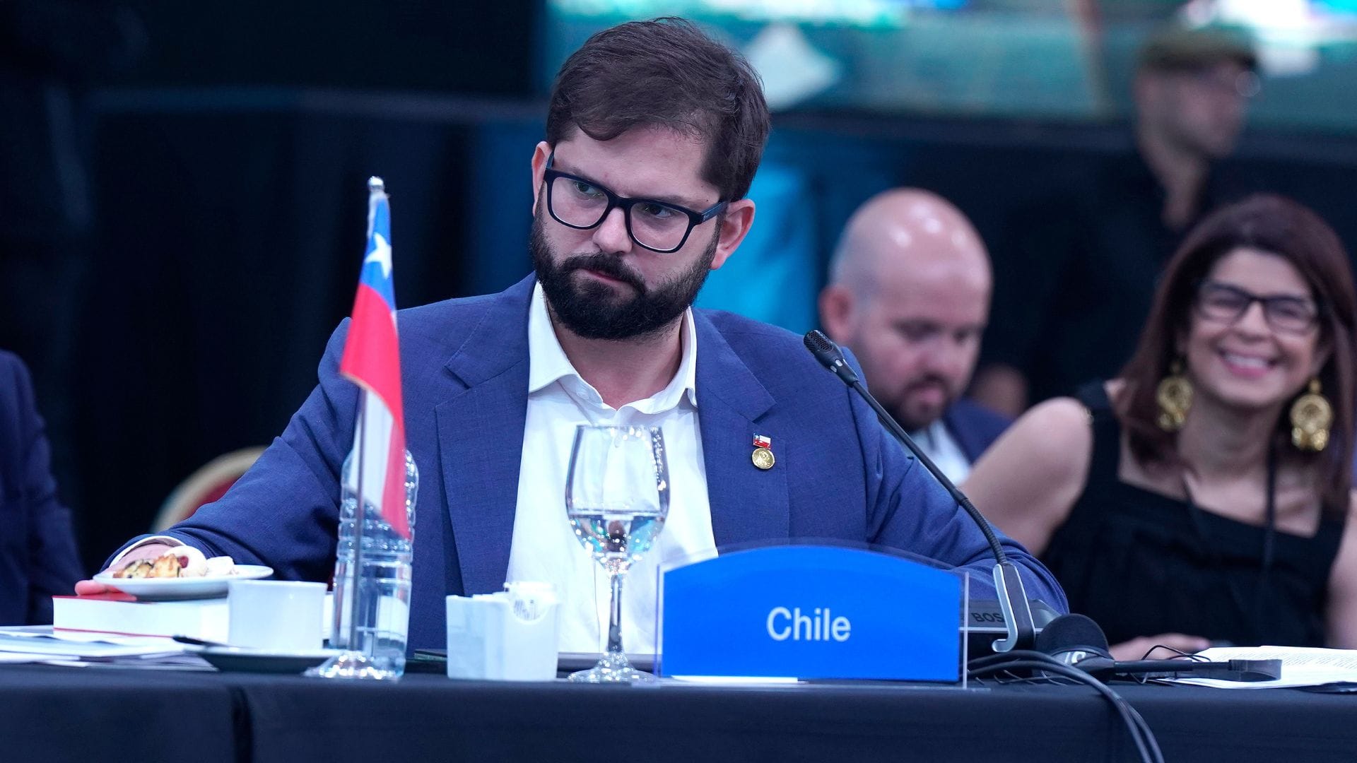 Boric en Celac: Pidió “cambio de rumbo” en Perú y criticó a Boluarte por la represión