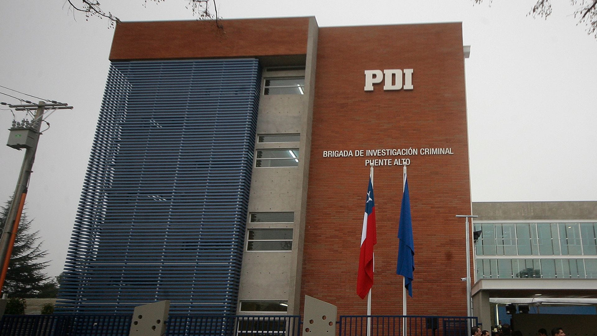 Indagan muerte de un hombre al interior de cuartel de la PDI en Puente Alto