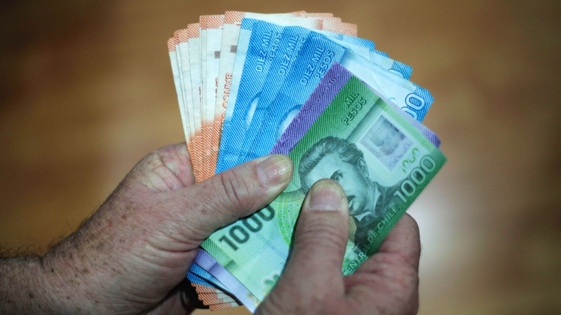 Empezó pago del Aporte Canasta Básica: Conoce con tu RUT si eres beneficiario y los requisitos