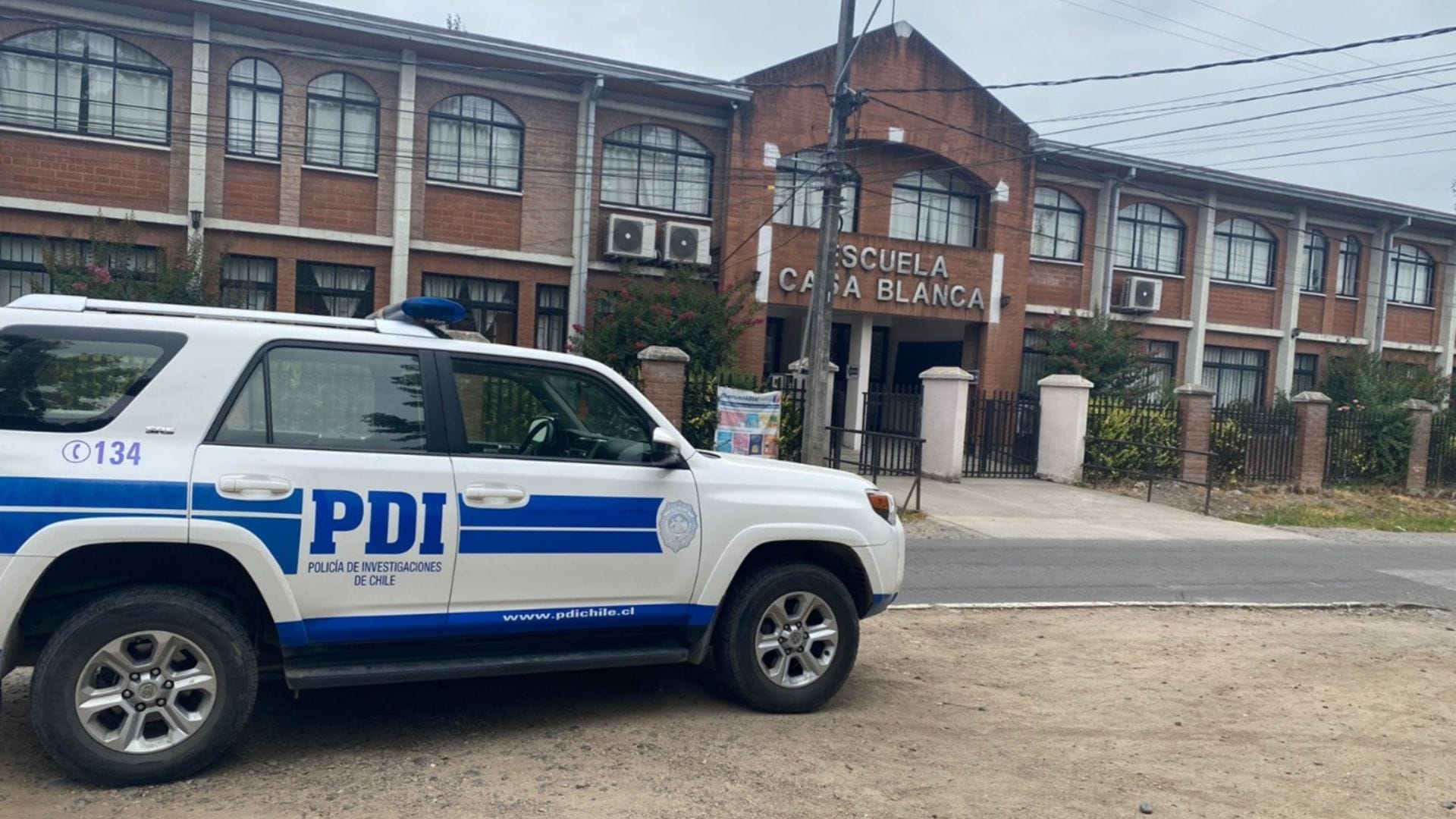 Investigan robo de notebooks y proyectores desde establecimiento educacional en Molina