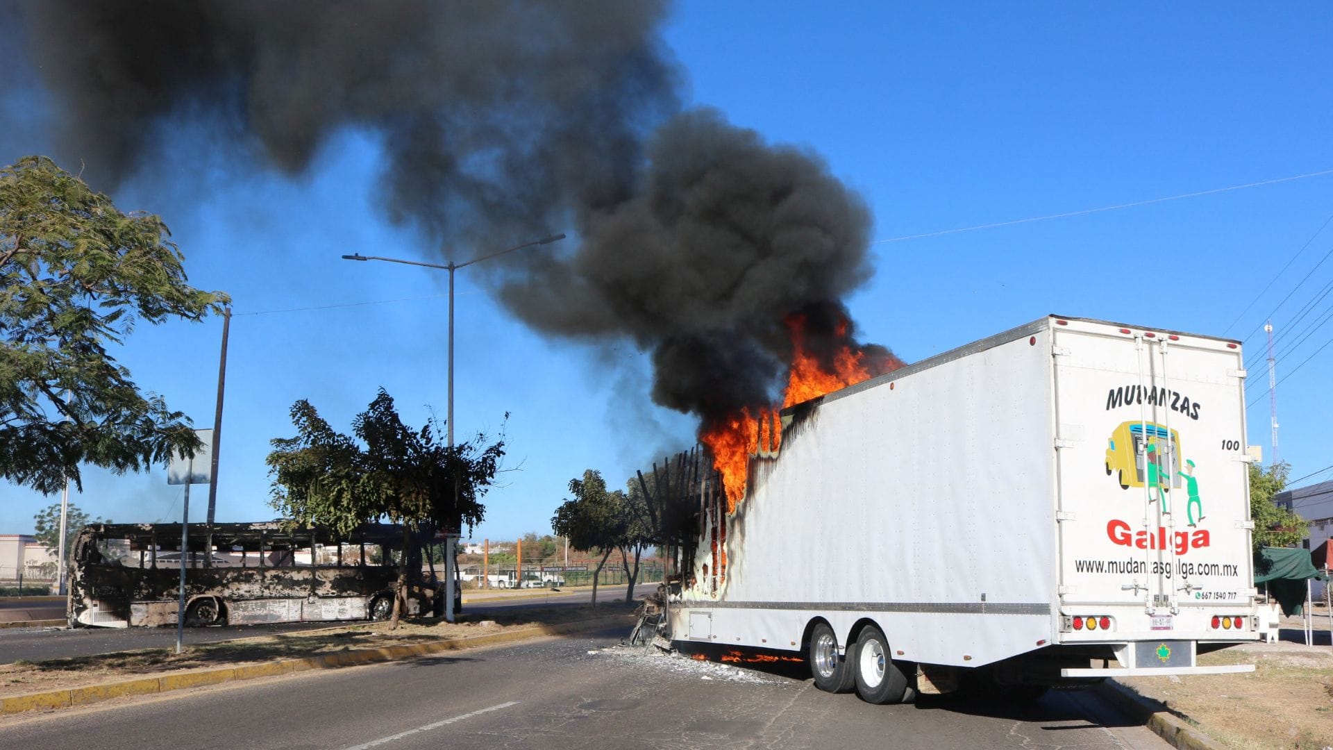 Detención de Ovidio Guzmán deja al menos 30 delincuentes y militares muertos