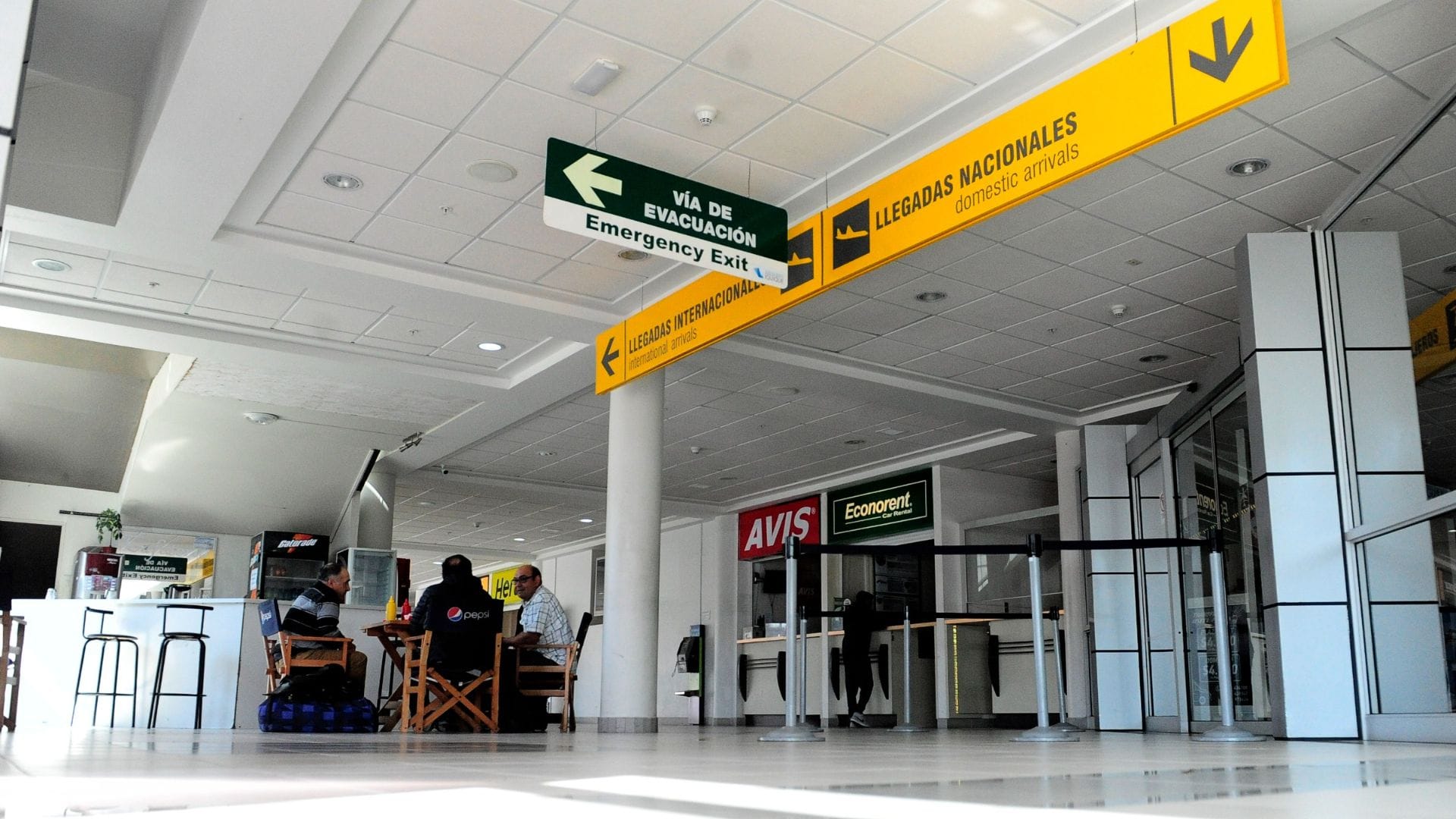 Evacúan aeropuerto de Iquique tras aviso de bomba: Hay una persona detenida