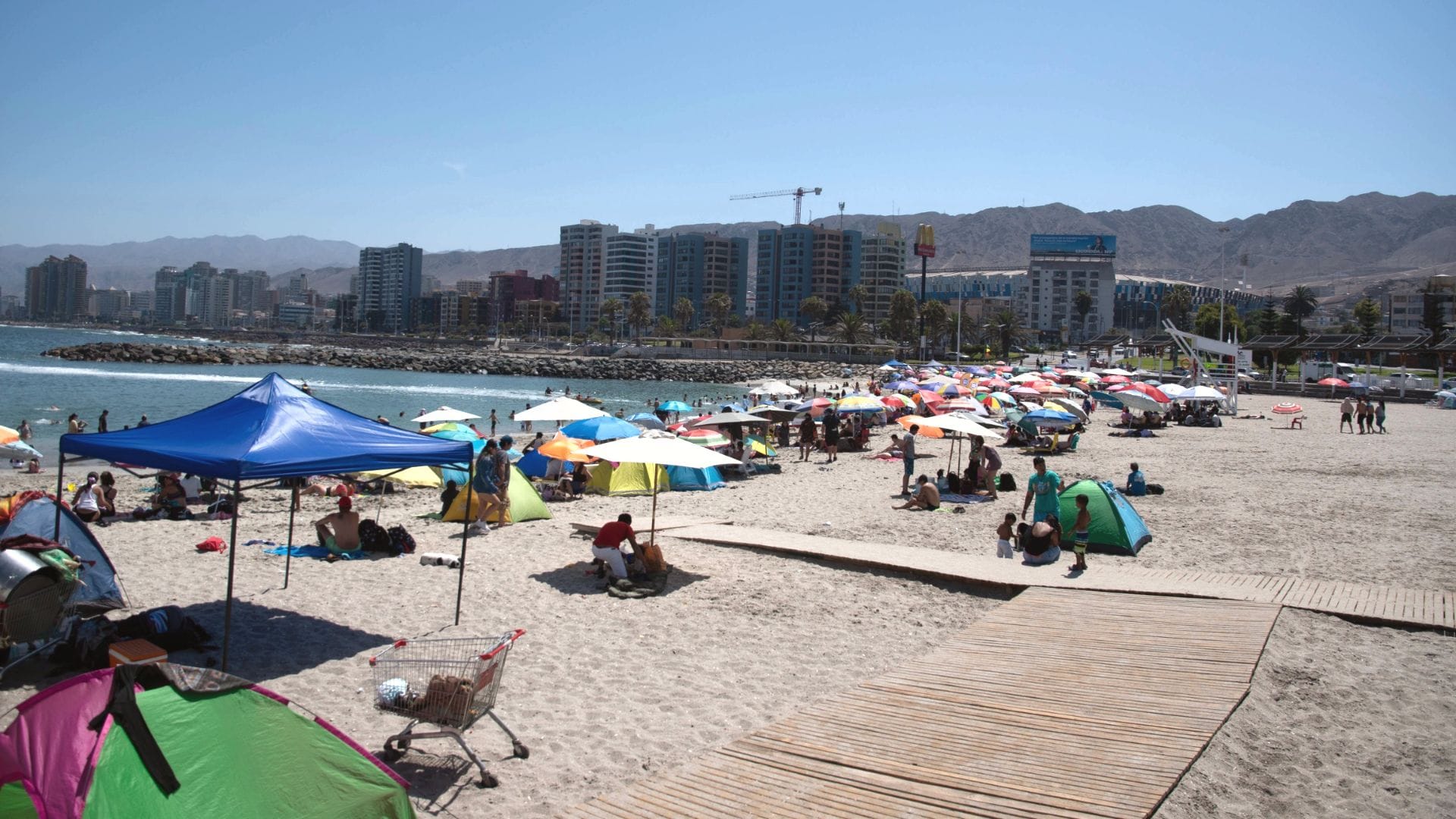 Antofagasta comenzará a multar a quienes utilicen parlantes en las playas