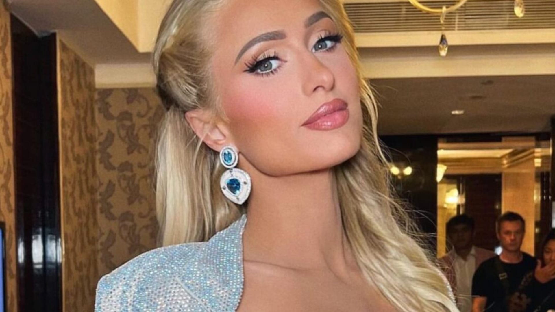 Recurrió a la gestación subrogada: Paris Hilton anunció el nacimiento de su hijo