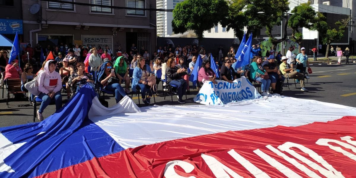 Trabajadores del Hospital Regional se manifiestan frente al SSC: Exigen soluciones de traslado