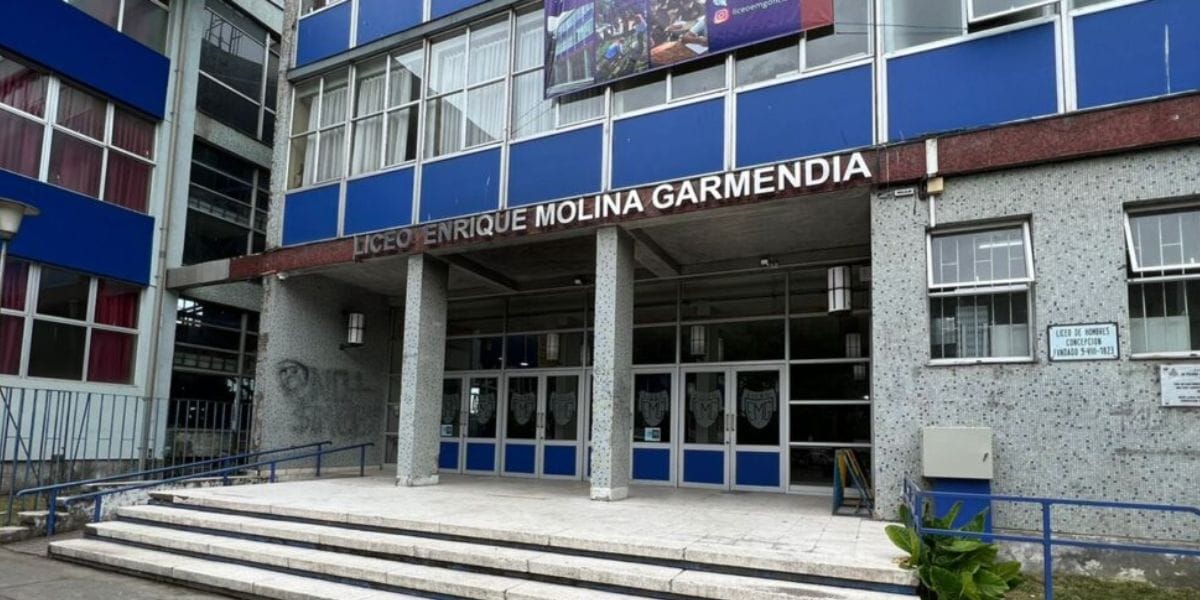 Confirman que Liceo Enrique Molina de Concepción será plurigenérico a partir de 2024