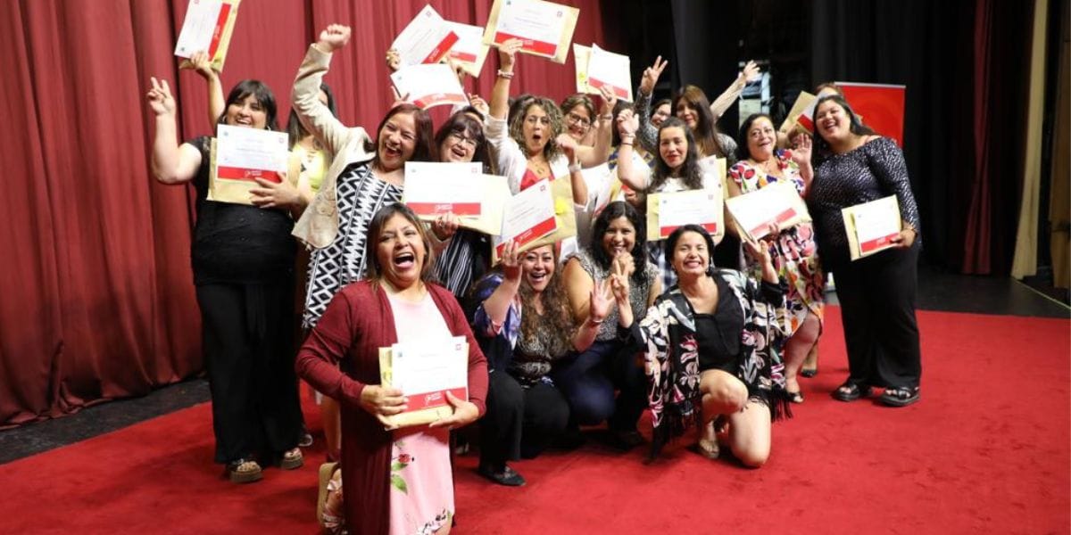 75 mujeres del Gran Concepción reciben certificación en Pastelería y Cuidado de Adulto Mayor