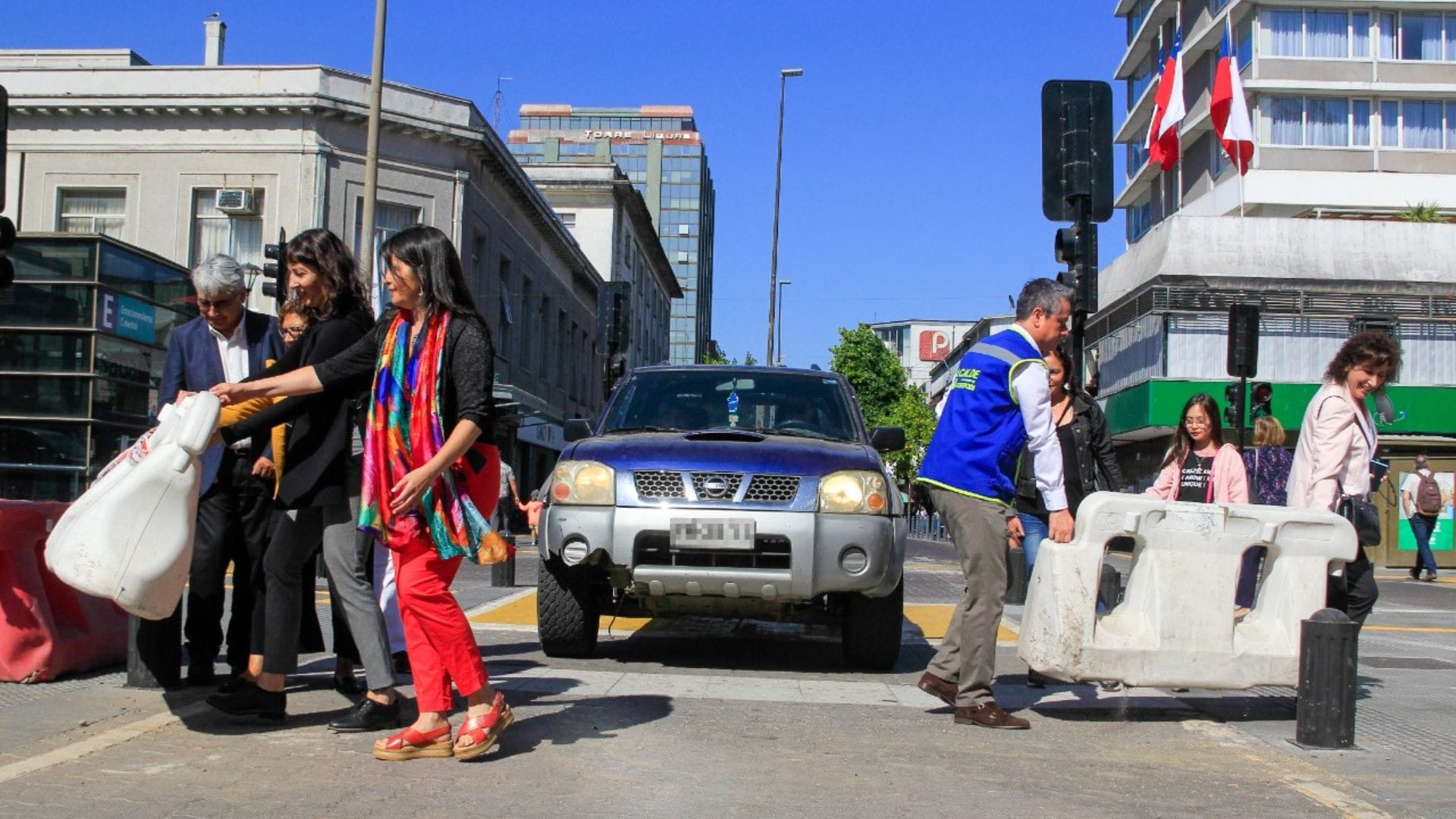 Reabren aceras aledañas a la Plaza de la Independencia