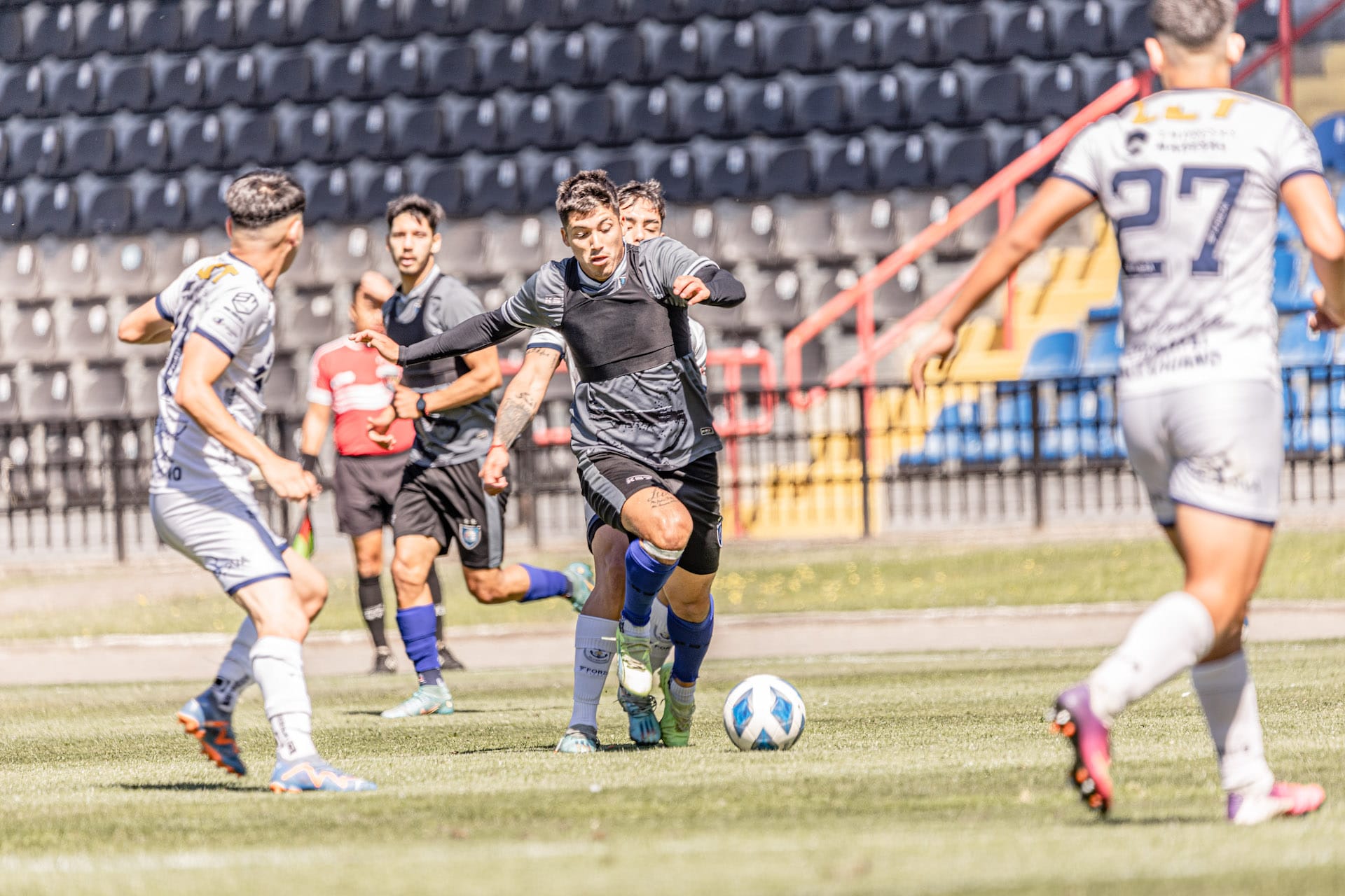 Huachipato se mantiene en forma con una goleada ante Naval en Talcahuano