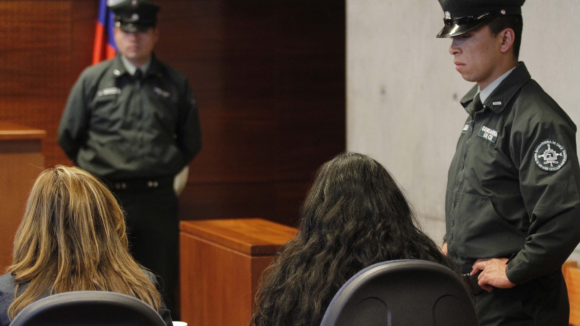 Formalizan por maltrato a madre que propinó palmadas en manos y glúteos a su hija de 11 años