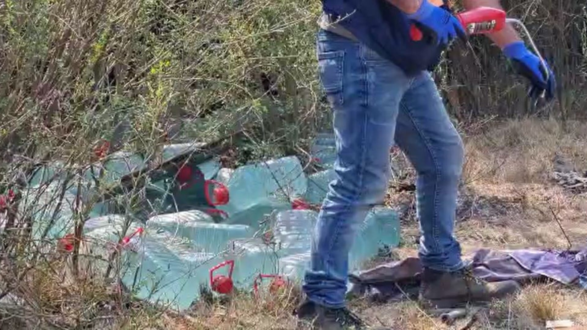 Bidones que causaron preocupación en Coronel no tenían acelerante: Carabineros lo descartó