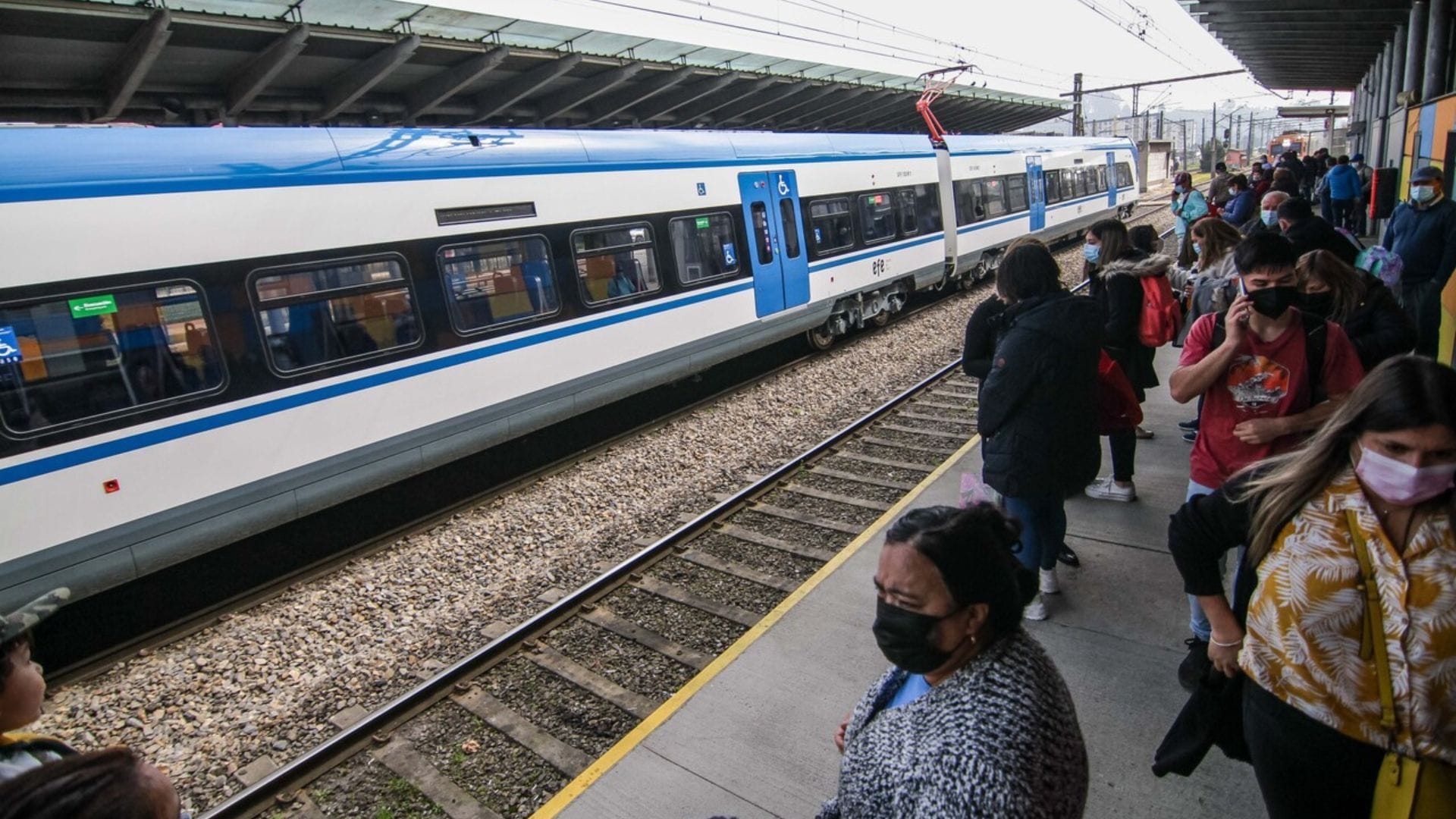EFE Sur realiza positivo balance tras reapertura del Puente Ferroviario y surgen críticas en Hualqui por disminución de frecuencias