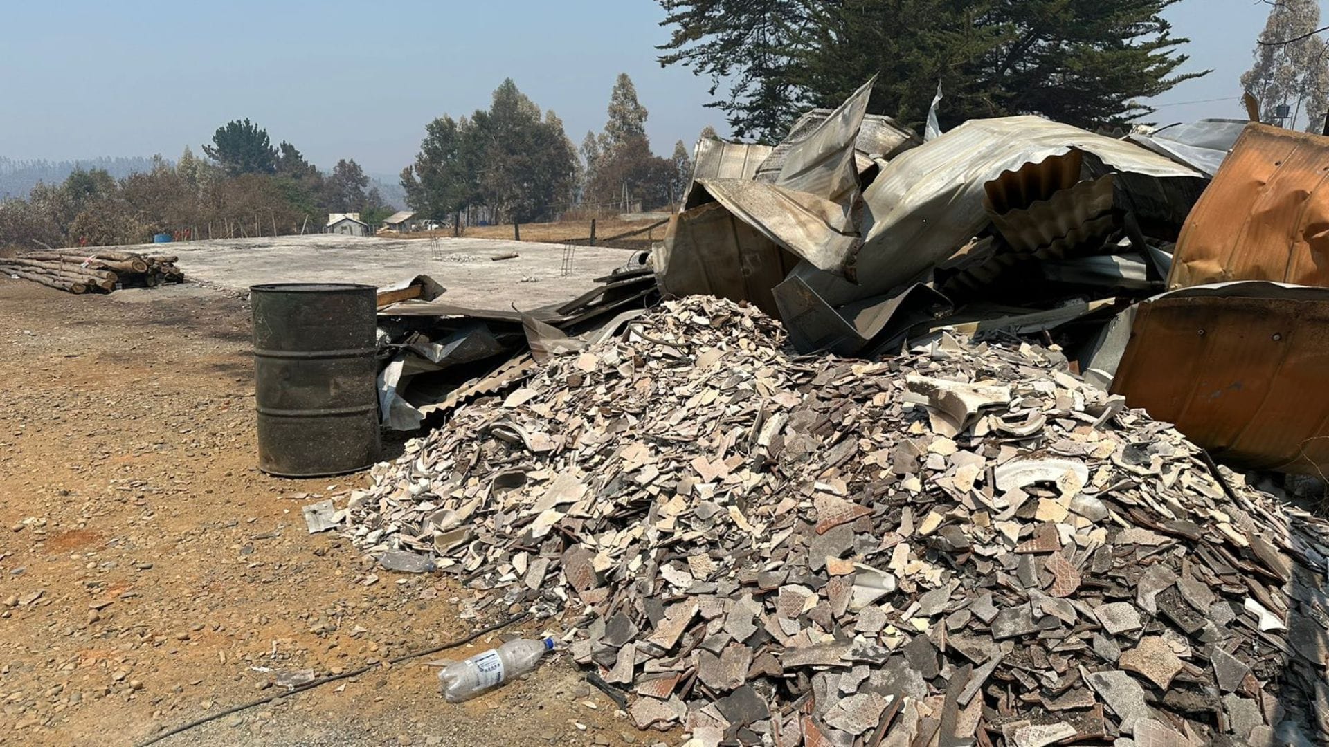 Afectados por incendios en Tomé claman por restauración de servicios básicos