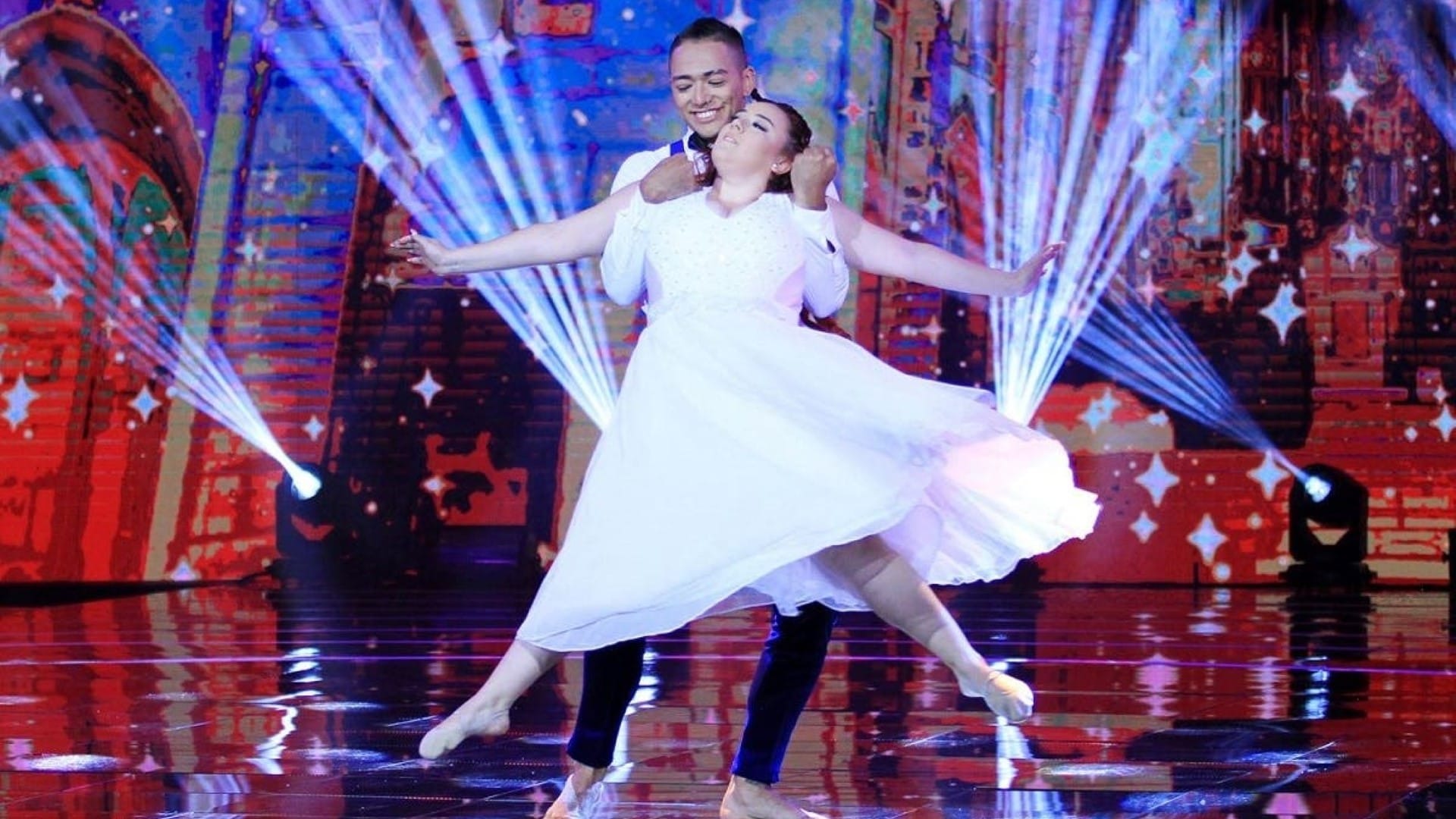Christell se luce con danza matrimonial y compartió detalles de su boda en “Aquí se baila”