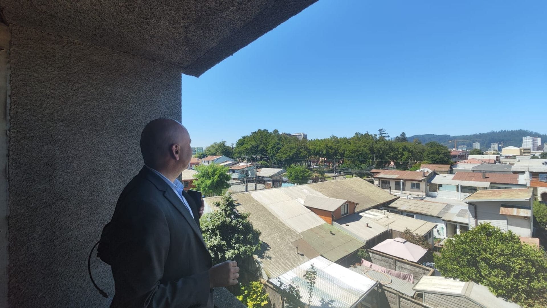 “Está todo cambiado”: Periodista de TVN revive su historia en el único edificio dañado para 27/F que sigue en píe de Concepción
